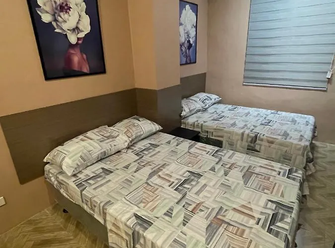Staycation Netflix Wifi Thousand Cable Channels Games And Board Games Fiber Net Cozy Comfy Relax *