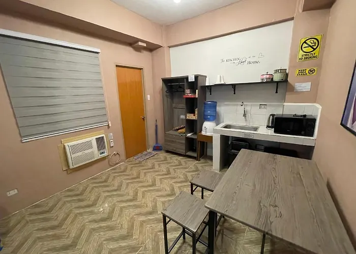 Staycation Netflix Wifi Thousand Cable Channels Games And Board Games Fiber Net Cozy Comfy Relax